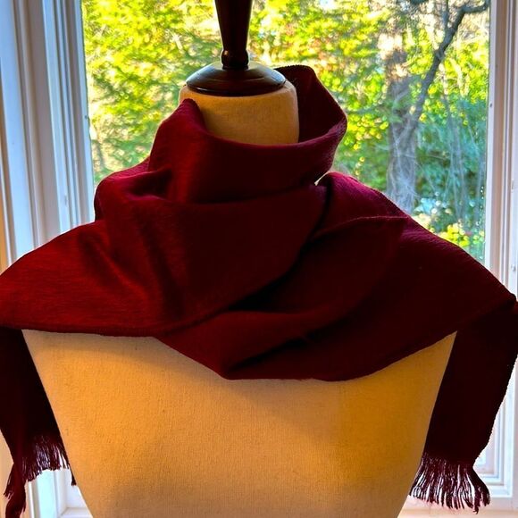 Beautiful alpaca scarf from Ecuador so soft and warm! - Picture 7 of 11